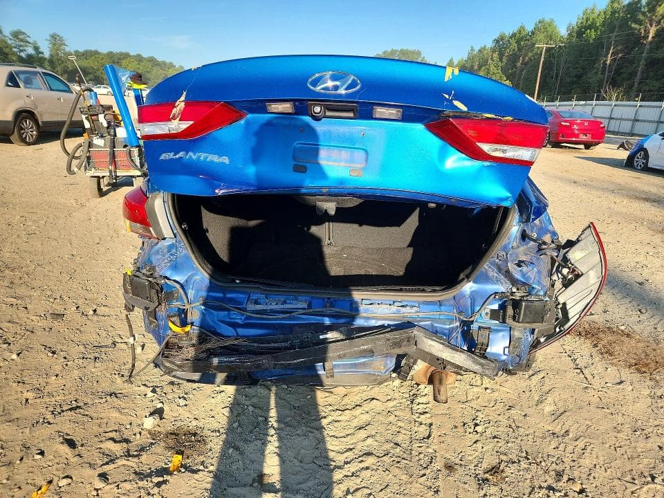 2017 HYUNDAI ELANTRA SE 6