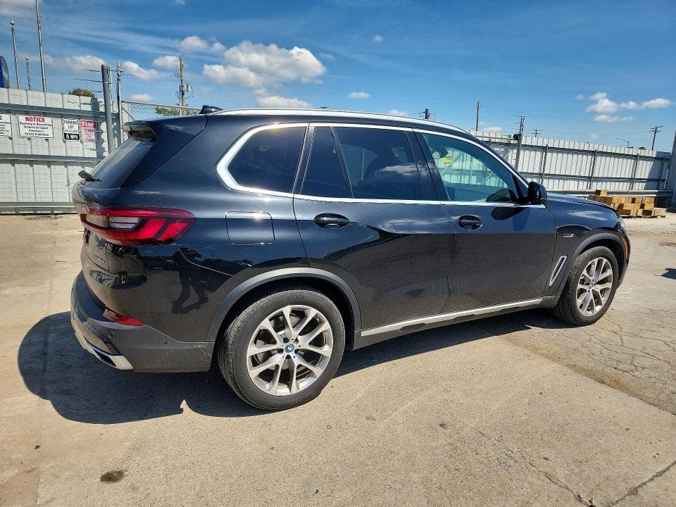 2022 BMW X5 XDRIVE45E 3