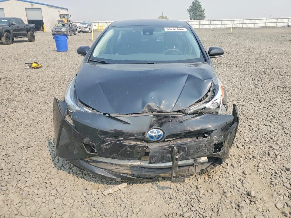 2017 TOYOTA PRIUS TWO 5