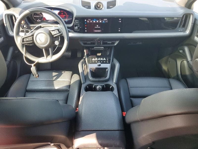 2025 PORSCHE CAYENNE BASE 8
