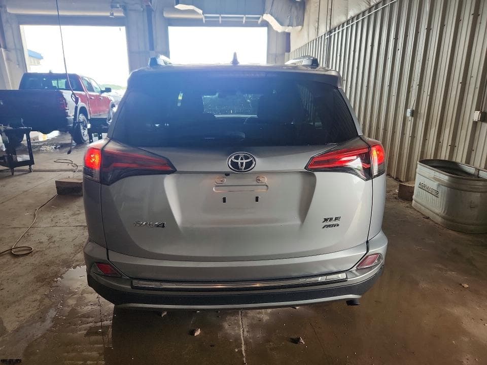 2017 TOYOTA RAV4 XLE 6
