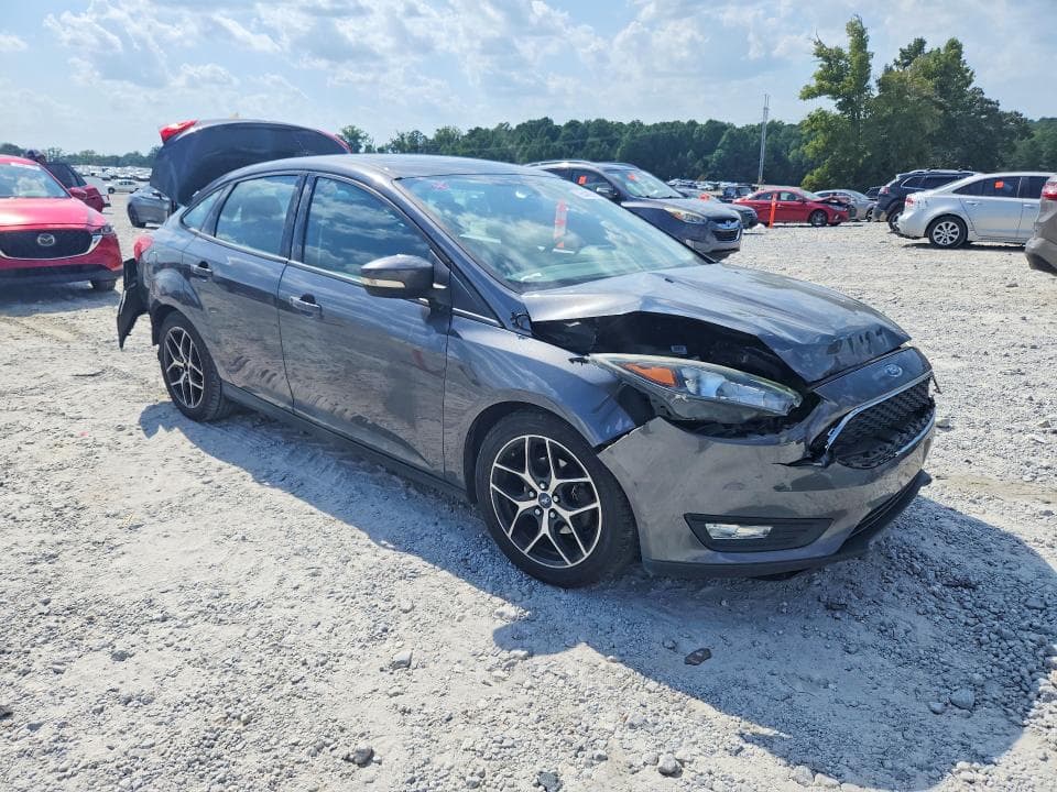2017 FORD FOCUS SEL 4