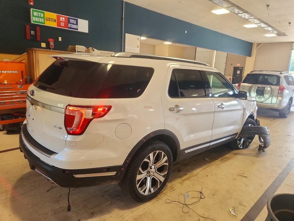 2019 FORD EXPLORER PLATINUM 3