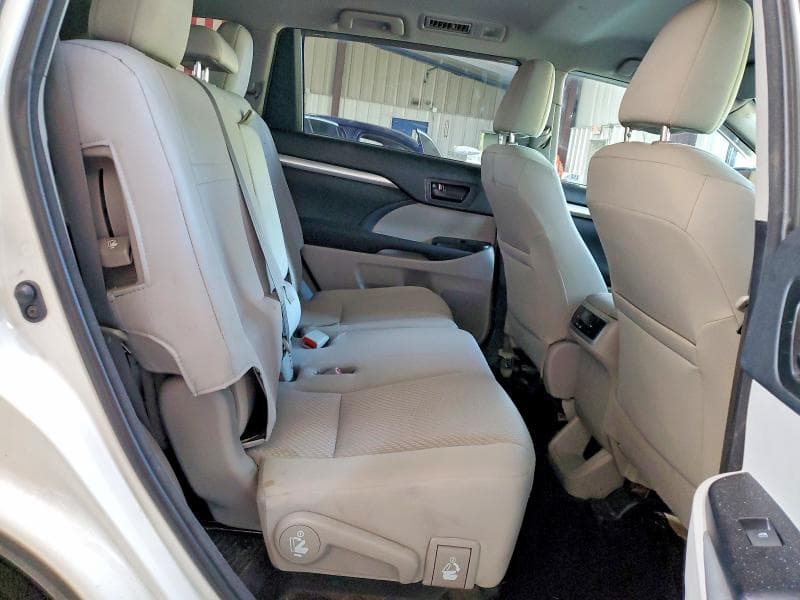 2018 TOYOTA HIGHLANDER LE 11