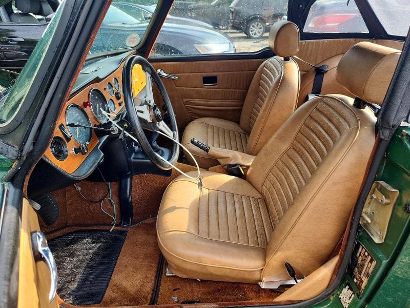 1976 TRIUMPH CAR TR6 7