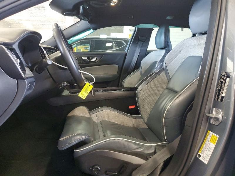 2021 VOLVO S60 T5 R-DESIGN 7