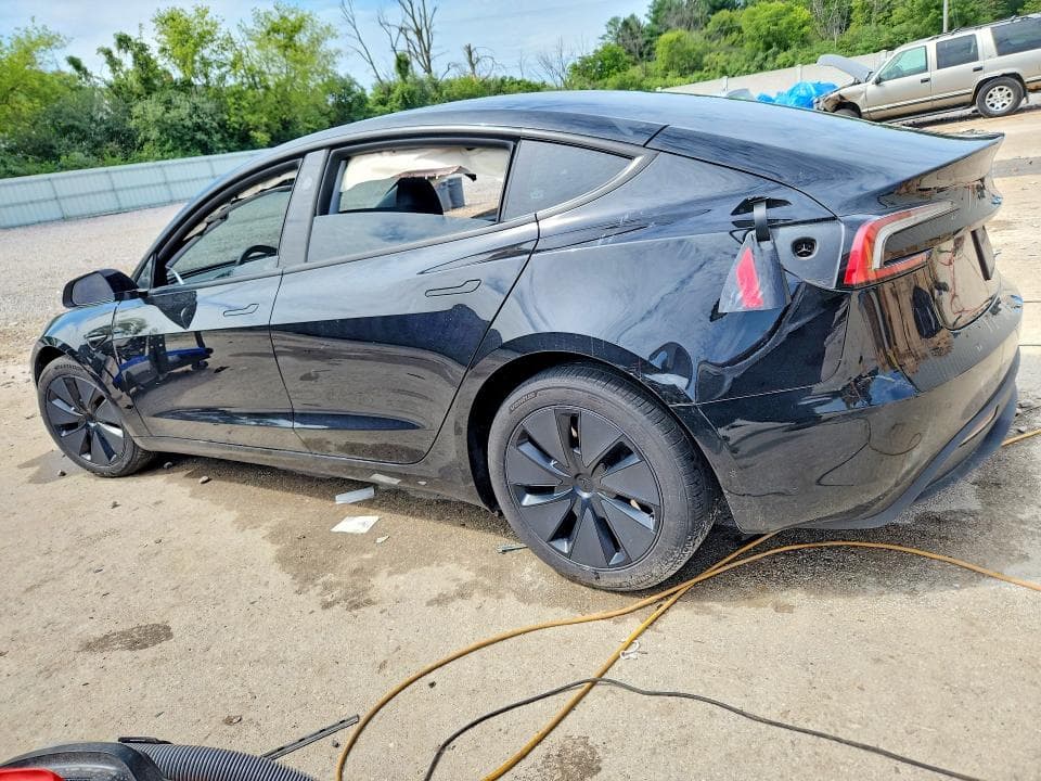 2025 TESLA MODEL 3 2