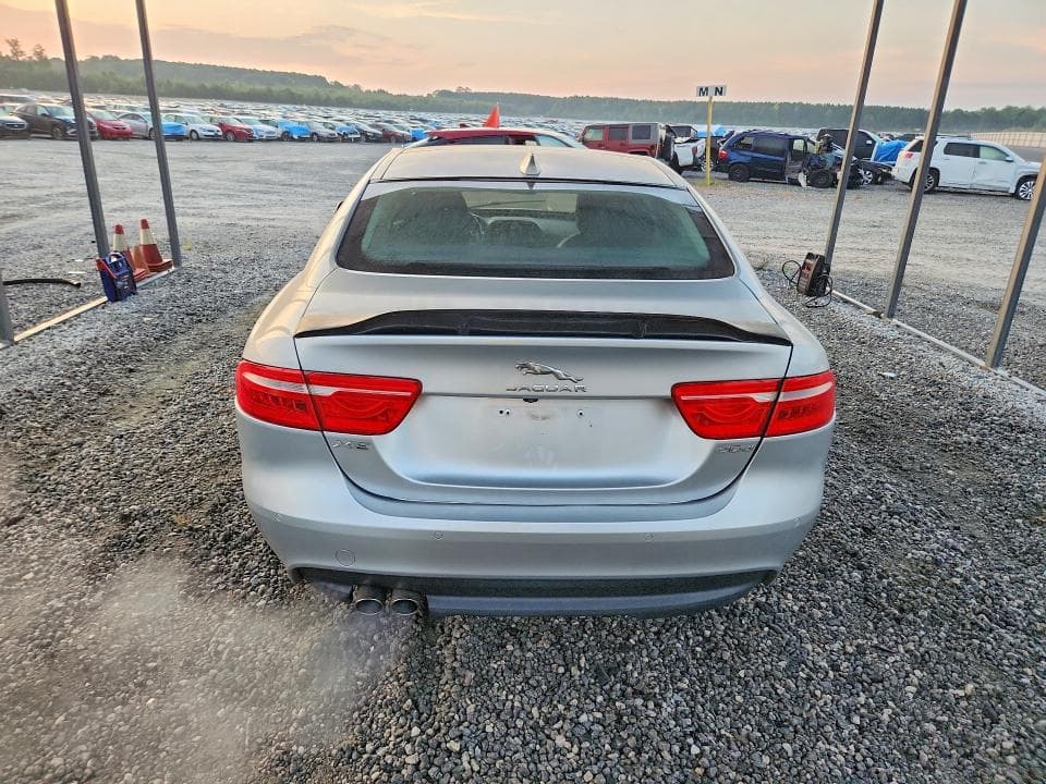 2018 JAGUAR XE PREMIUM 6