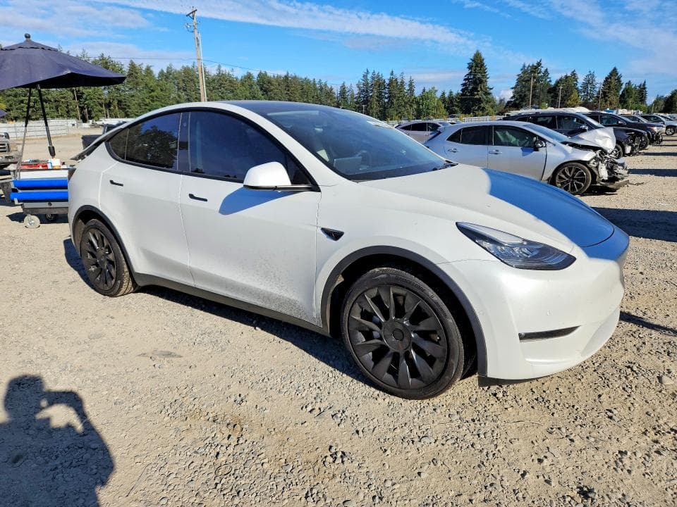 2022 TESLA MODEL Y 4