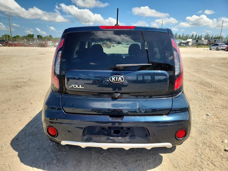 2017 KIA SOUL + 6