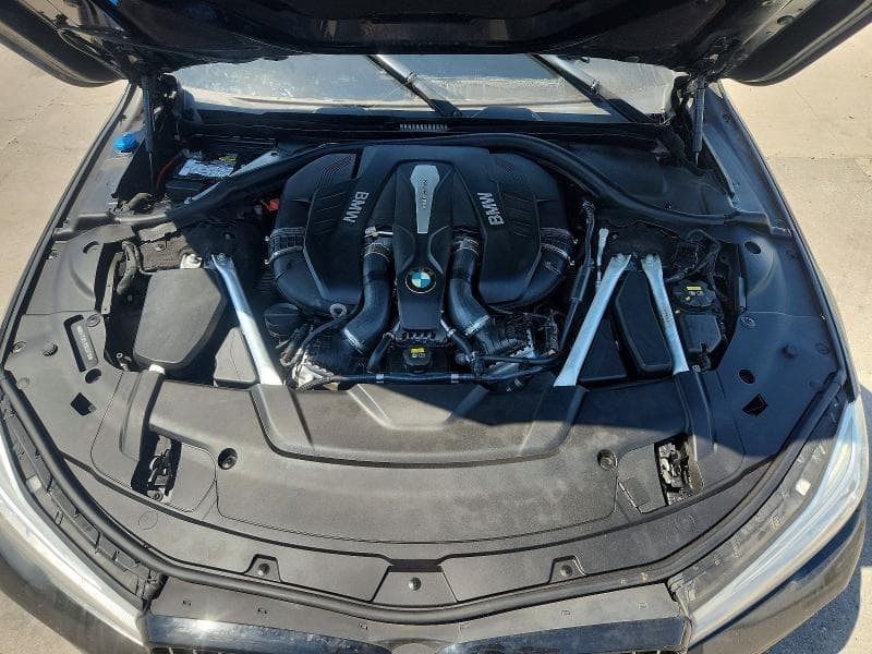 2019 BMW 750 XI 11