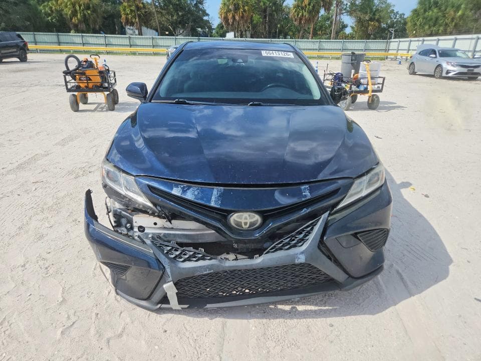 2018 TOYOTA CAMRY SE 5