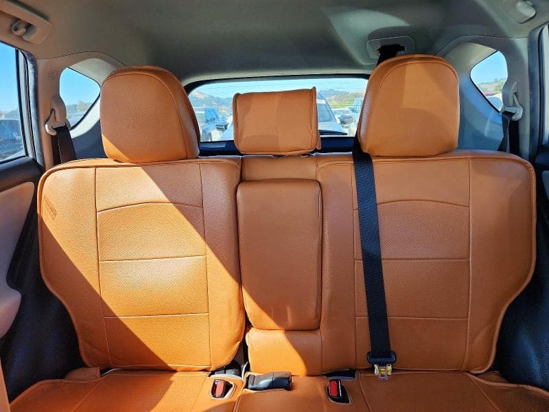 2017 TOYOTA RAV4 XLE 10