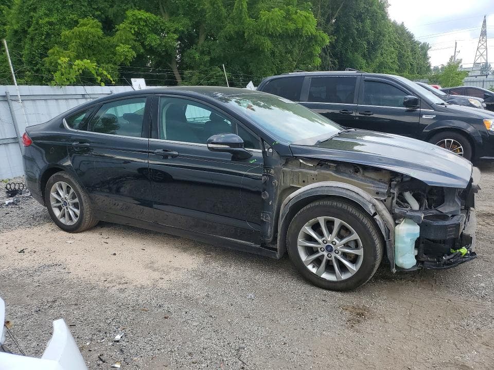 2017 FORD FUSION SE 4
