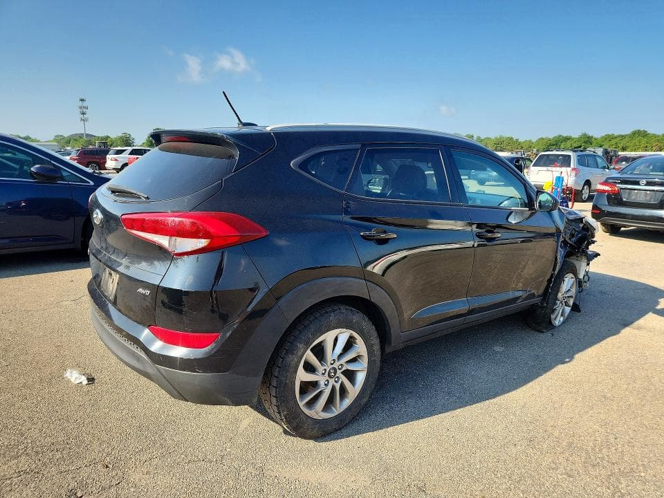 2017 HYUNDAI TUCSON SE 3