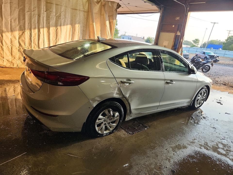 2017 HYUNDAI ELANTRA SE 3