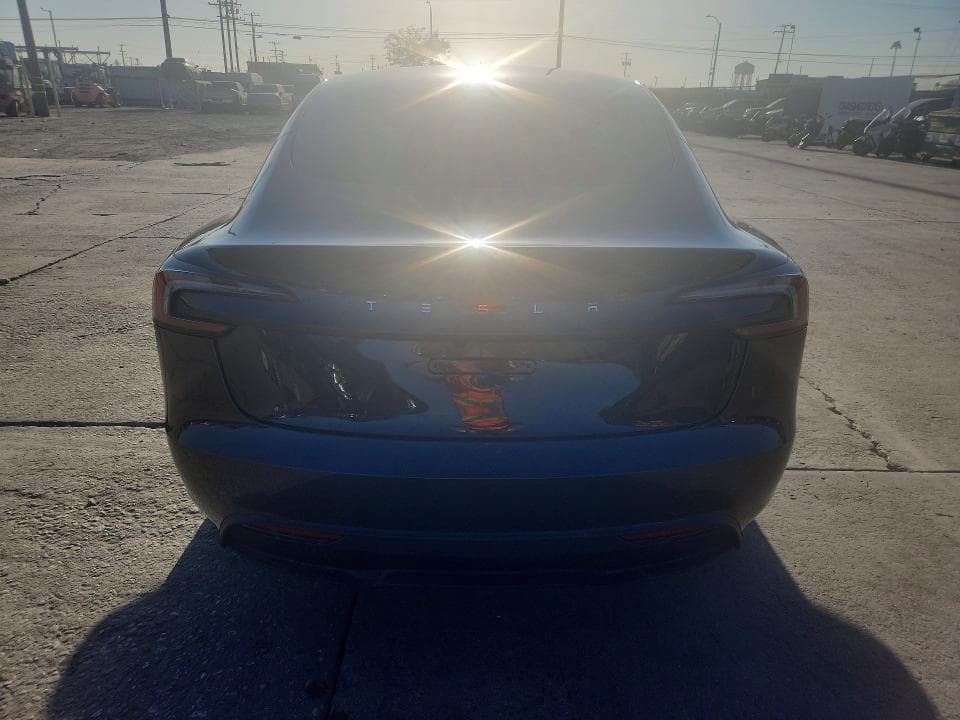 2025 TESLA MODEL 3 6