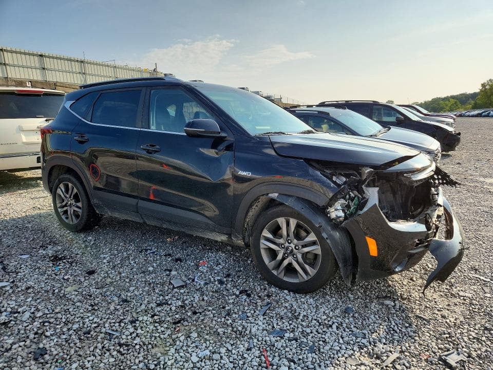 2021 KIA SELTOS S 4