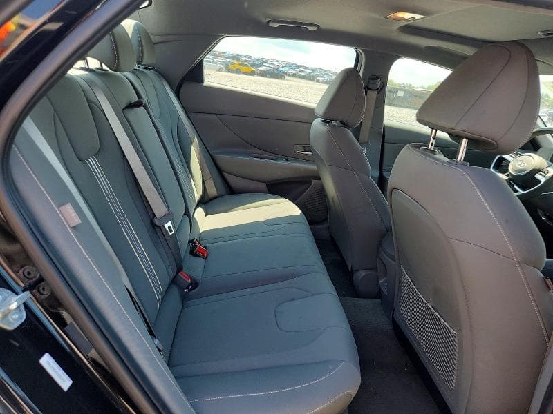 2025 HYUNDAI ELANTRA SEL 10