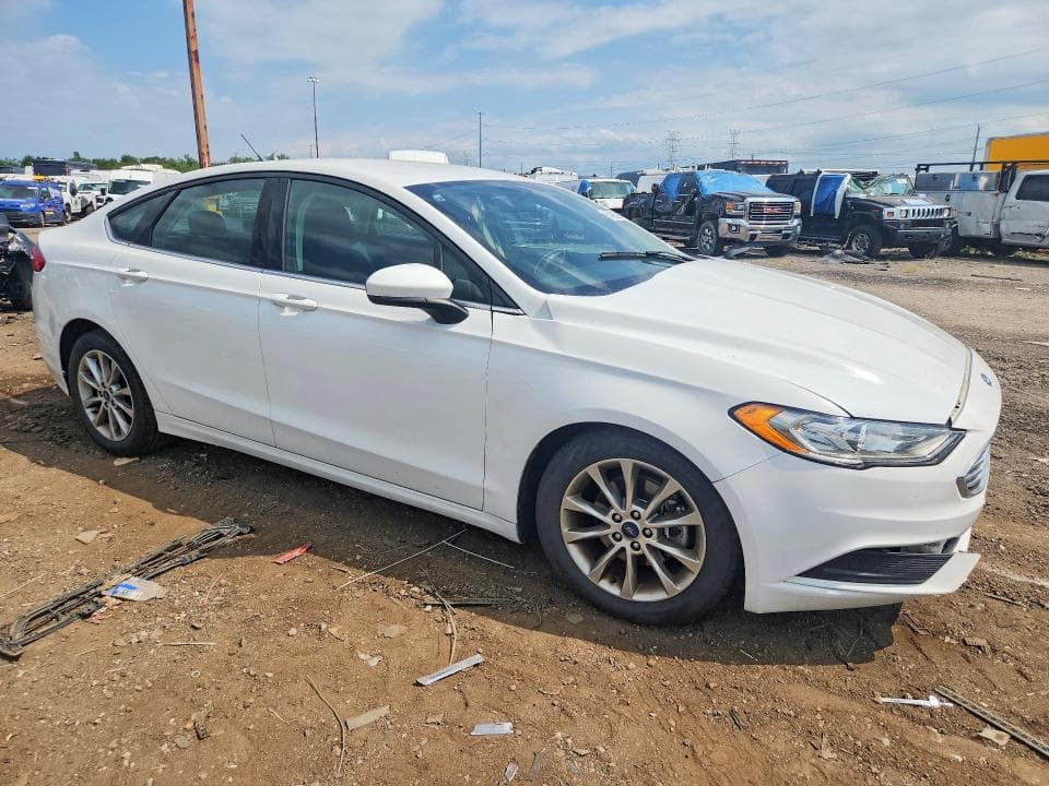 2017 FORD FUSION SE 4