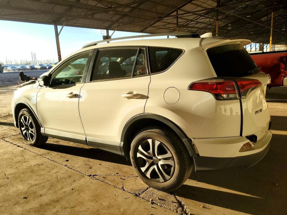 2018 TOYOTA RAV4 LE 2