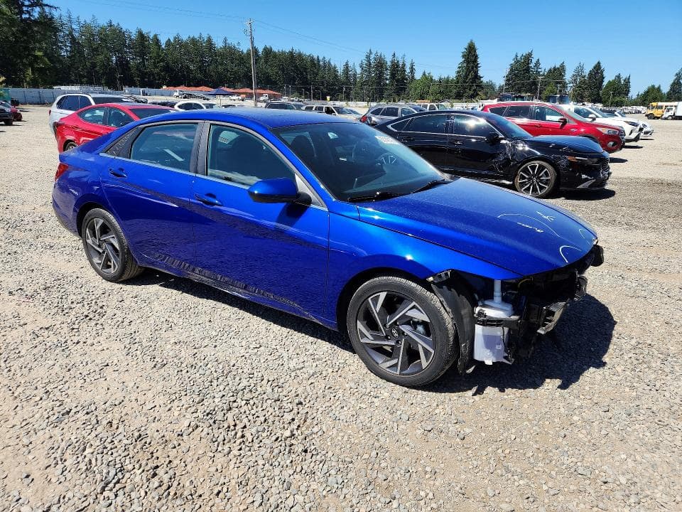 2024 HYUNDAI ELANTRA SEL 4