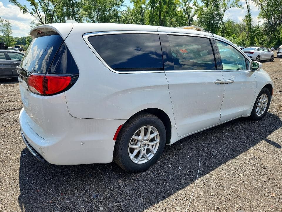 2020 CHRYSLER PACIFICA TOURING 3