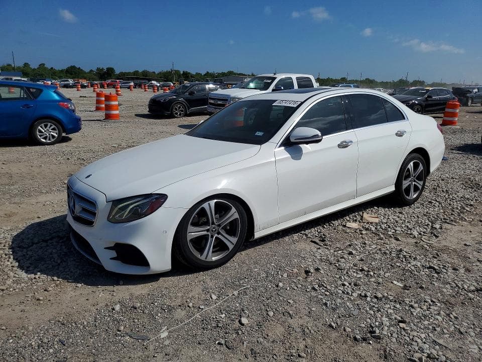 2019 MERCEDES-BENZ E 300 - 1