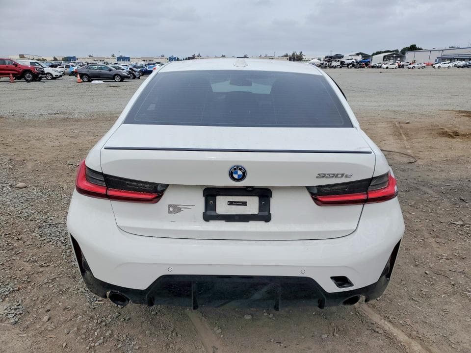 2023 BMW 330E 6