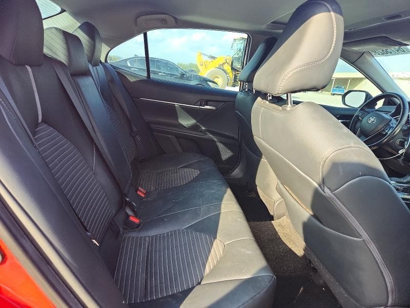 2019 TOYOTA CAMRY SE 10
