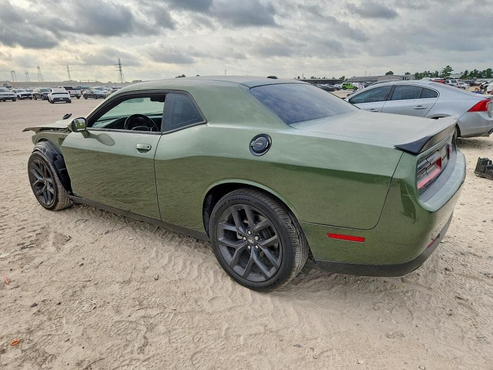 2022 DODGE CHALLENGER SXT 2