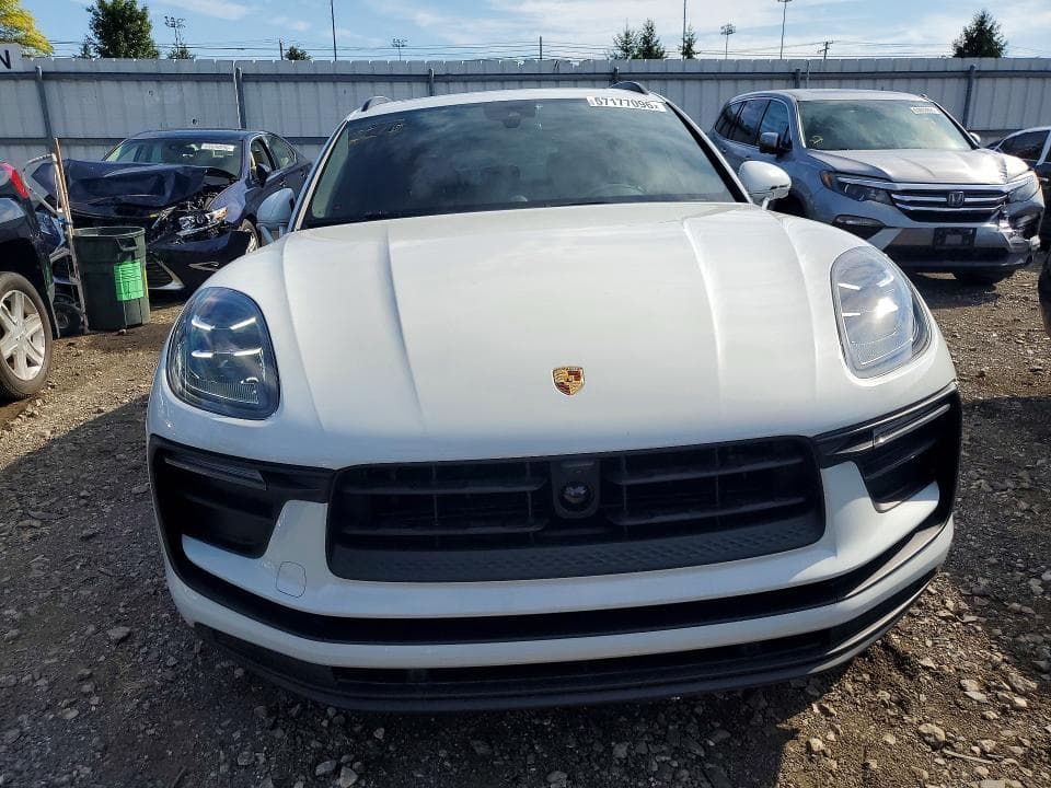 2024 PORSCHE MACAN BASE 5