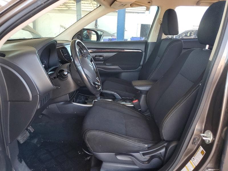 2017 MITSUBISHI OUTLANDER SE 7