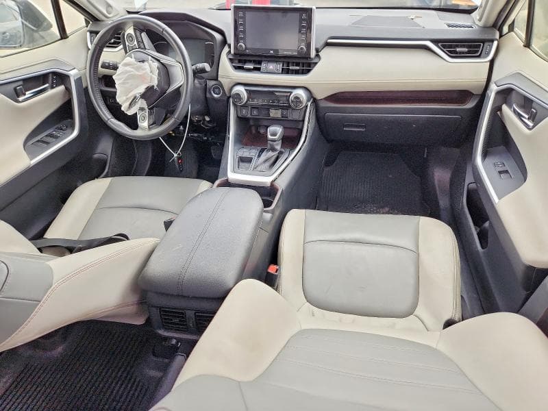 2019 TOYOTA RAV4 LIMITED 8