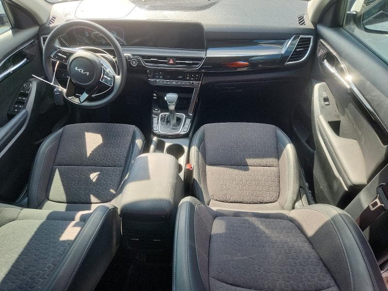 2025 KIA SELTOS S 8