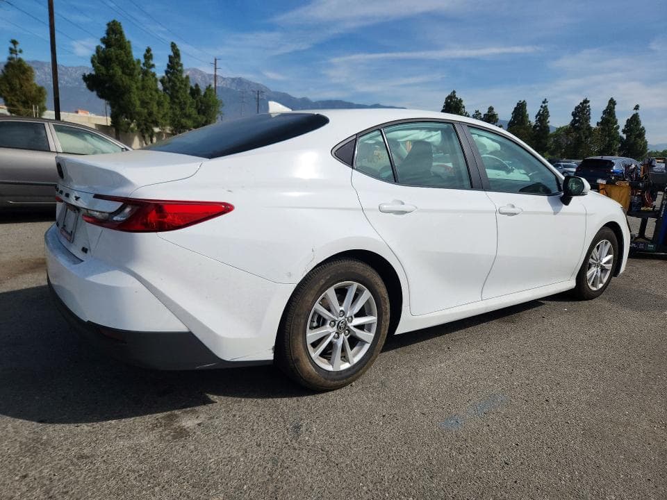 2025 TOYOTA CAMRY LE 3