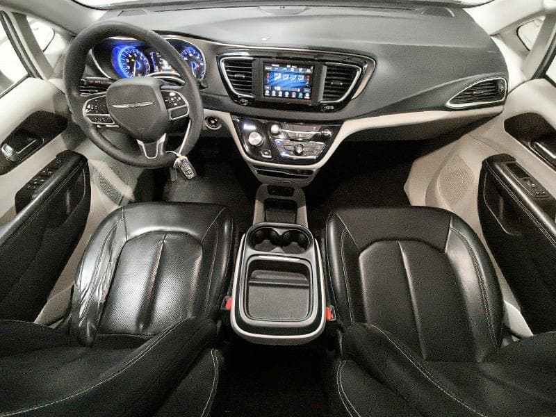2020 CHRYSLER VOYAGER LXI 8