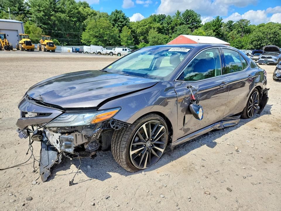 2018 TOYOTA CAMRY XSE - 1