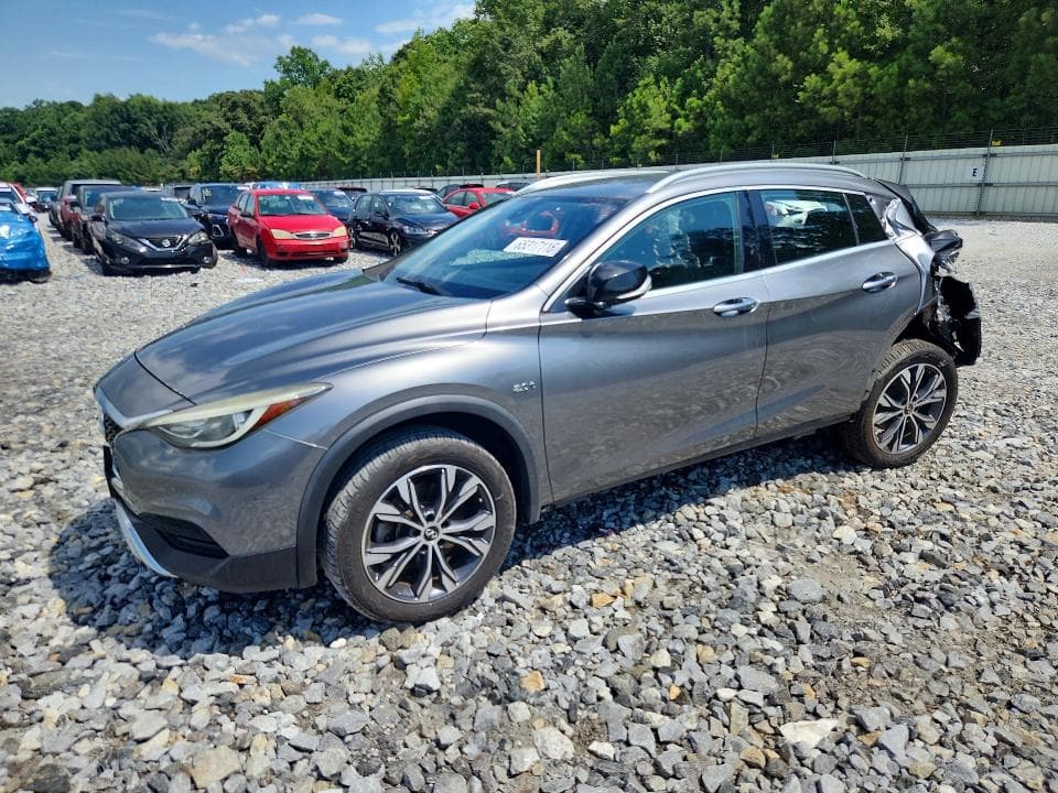 2017 INFINITI QX30 LUXURY