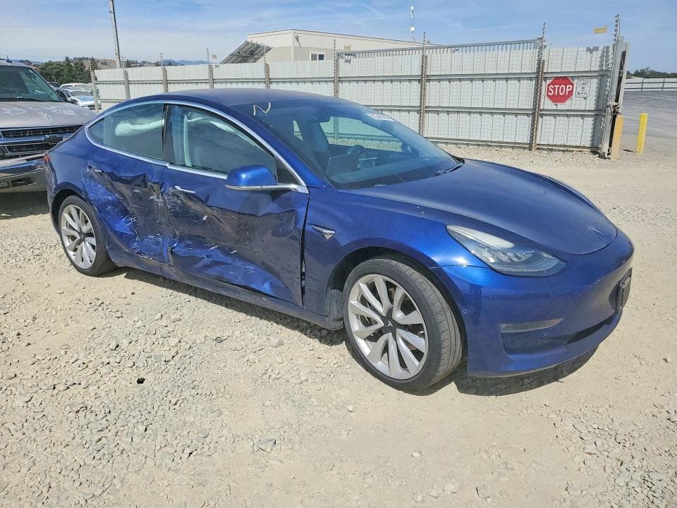 2018 TESLA MODEL 3 4