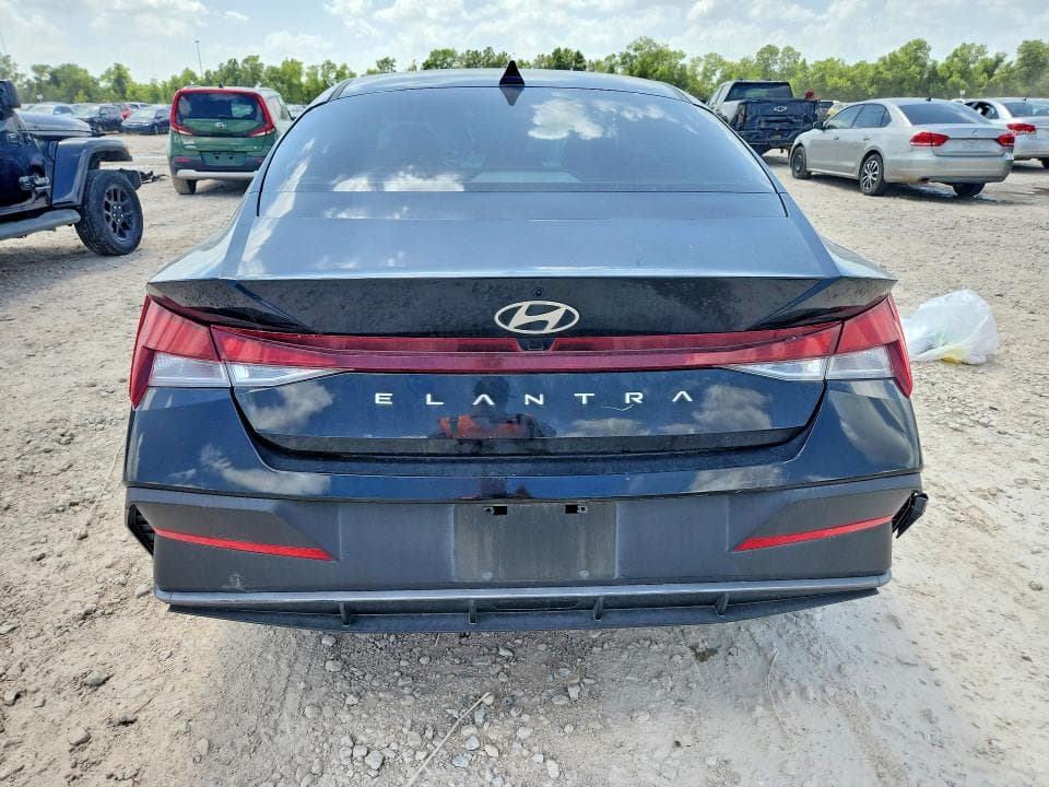2024 HYUNDAI ELANTRA SEL 6