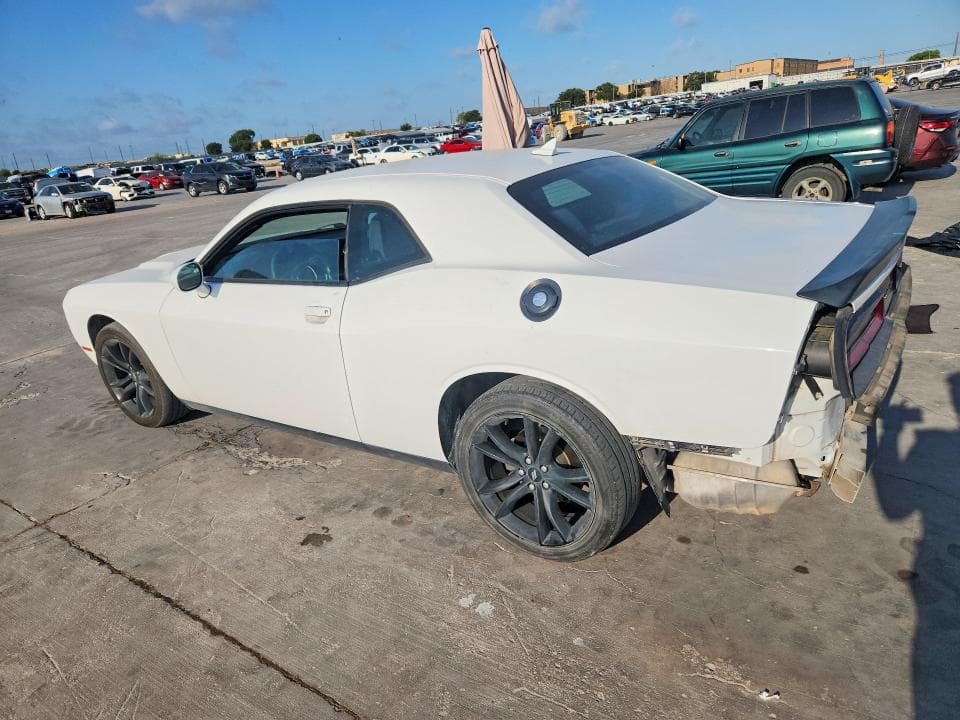 2018 DODGE CHALLENGER SXT 2