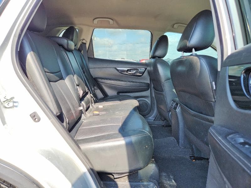 2019 NISSAN ROGUE SL 11