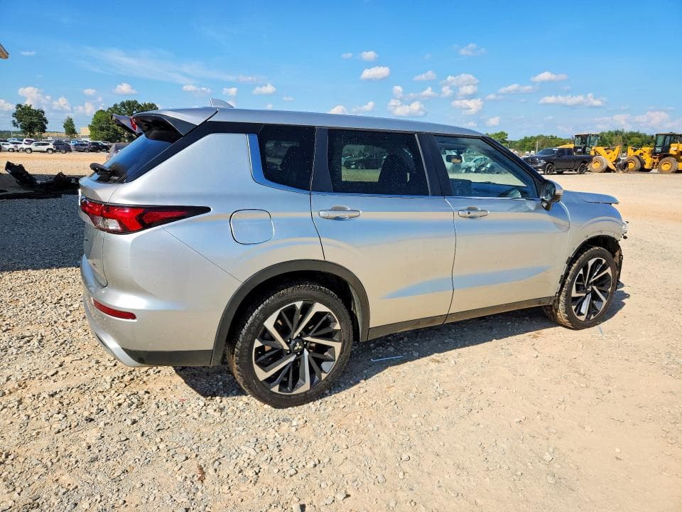 2022 MITSUBISHI OUTLANDER SE 3
