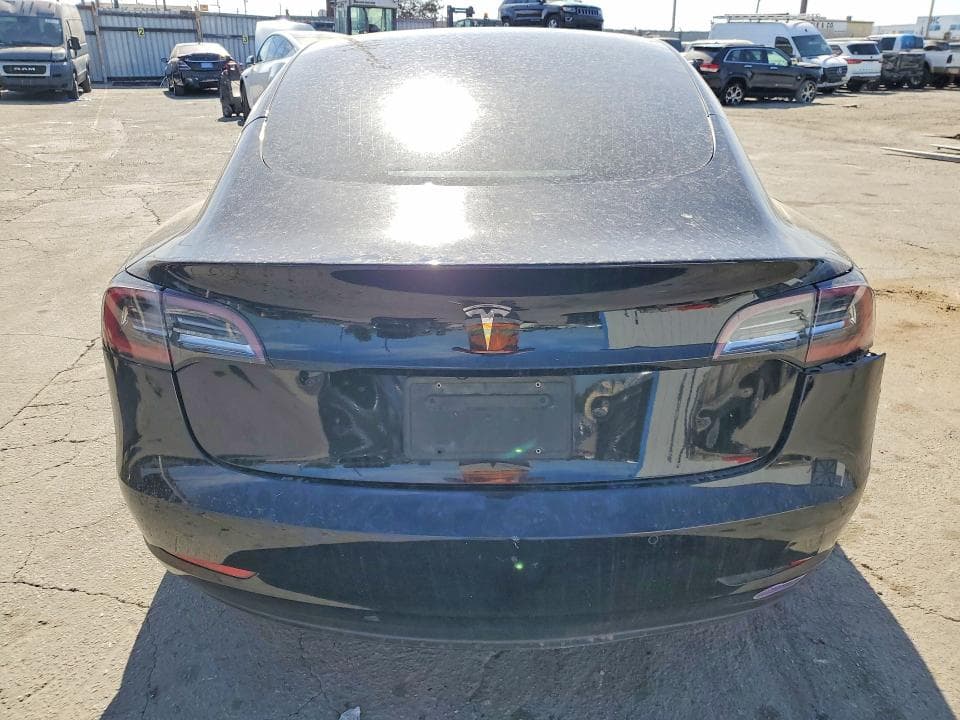 2018 TESLA MODEL 3 6