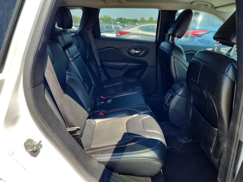 2019 JEEP CHEROKEE TRAILHAWK 10