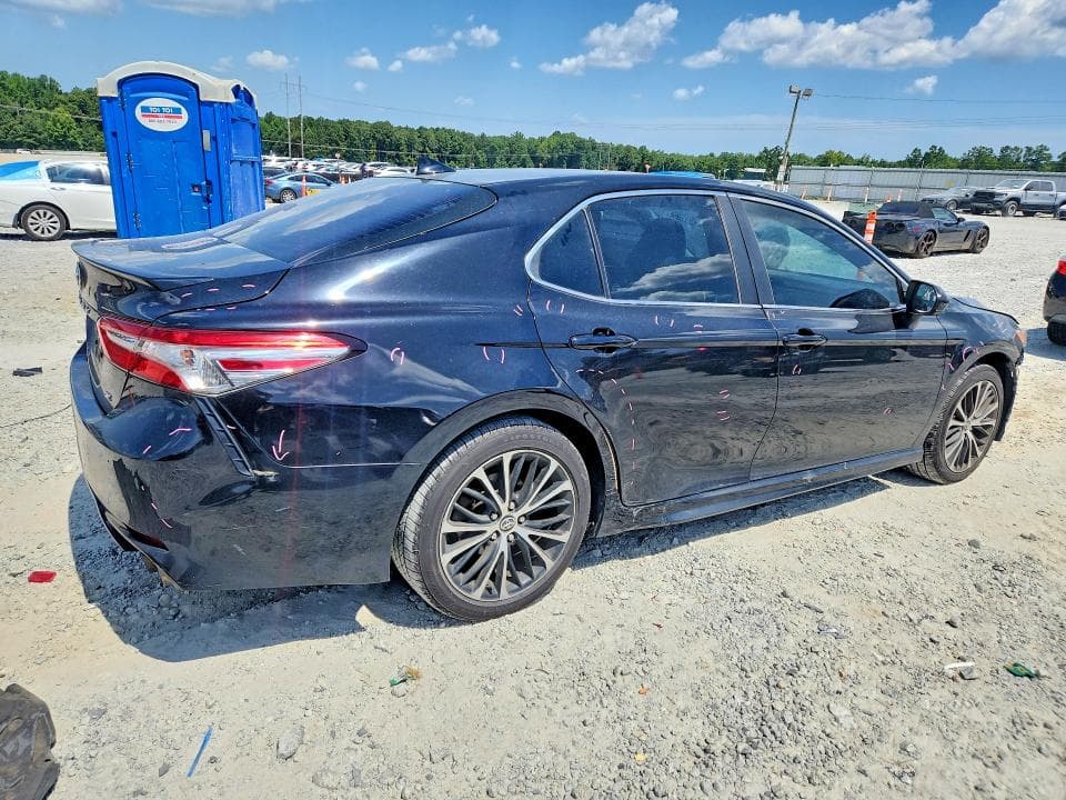 2019 TOYOTA CAMRY SE 3