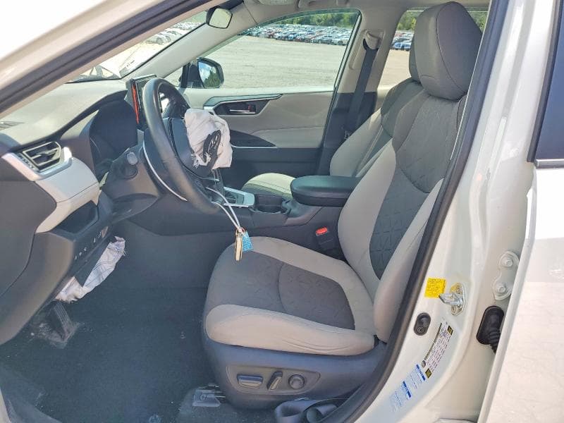 2020 TOYOTA RAV4 XLE 7