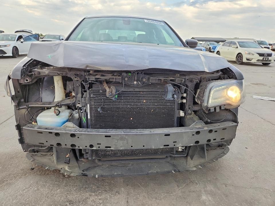 2019 CHRYSLER 300 S 5