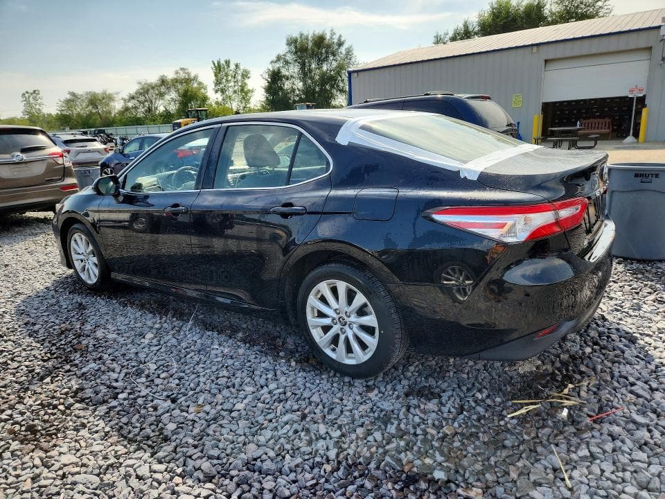 2018 TOYOTA CAMRY LE 2